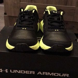 Under Armour Youth Tennis Shoes